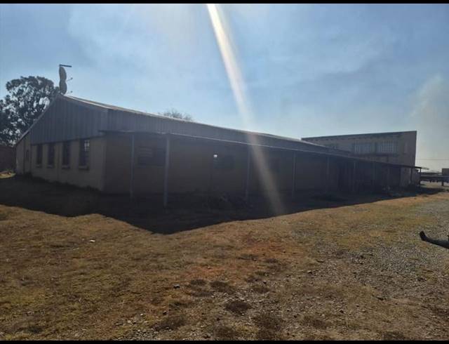 FARM FOR SALE IN ZESFONTEIN